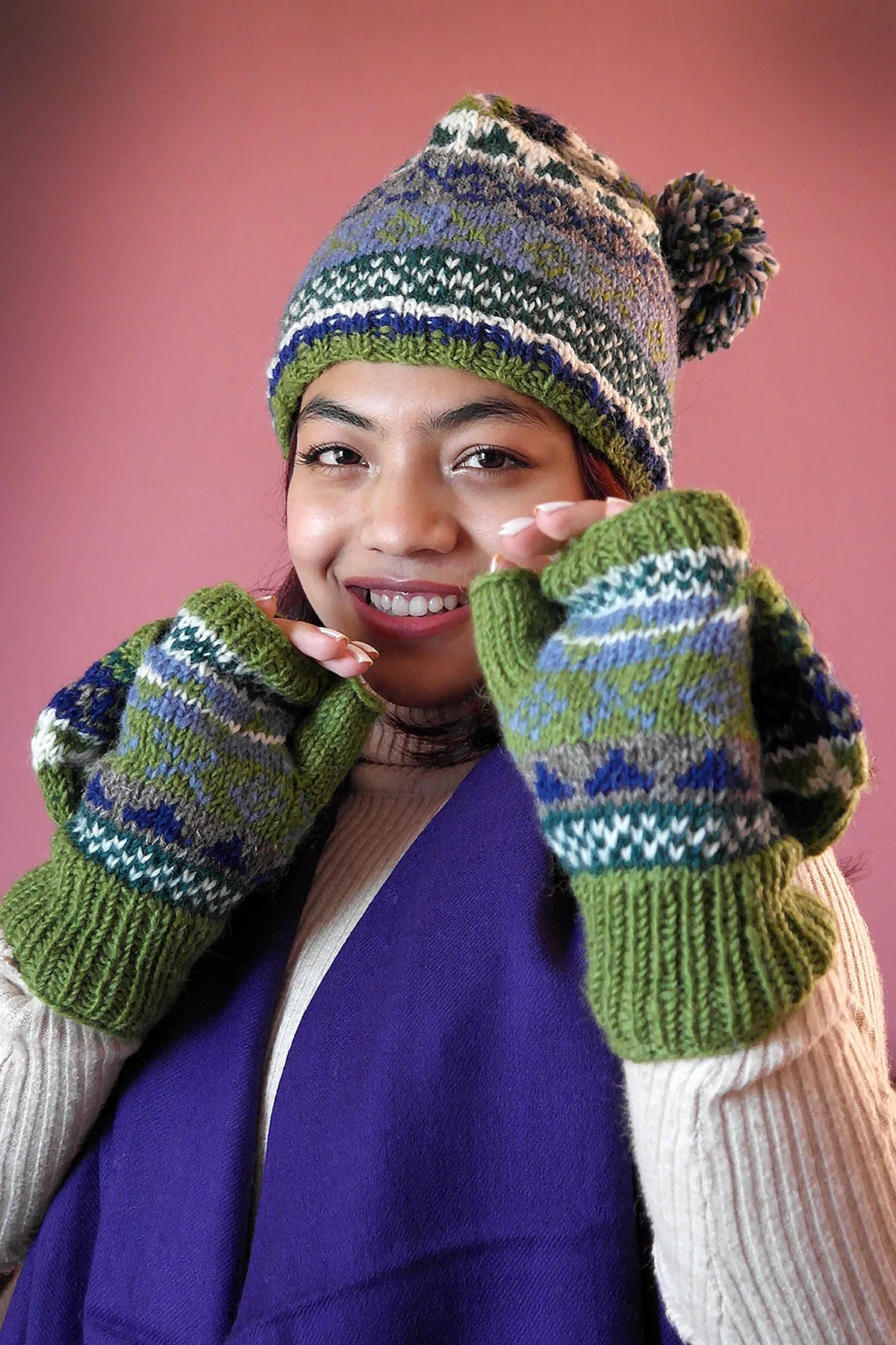 Green Blue mixed colored woolen gloves